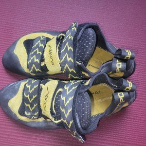Men's La Sportiva Miura Climbing Shoes US 11.5/ EU45